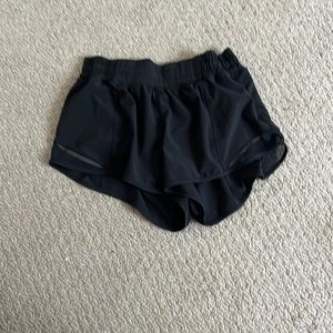 2.5 lululemon hotty hots